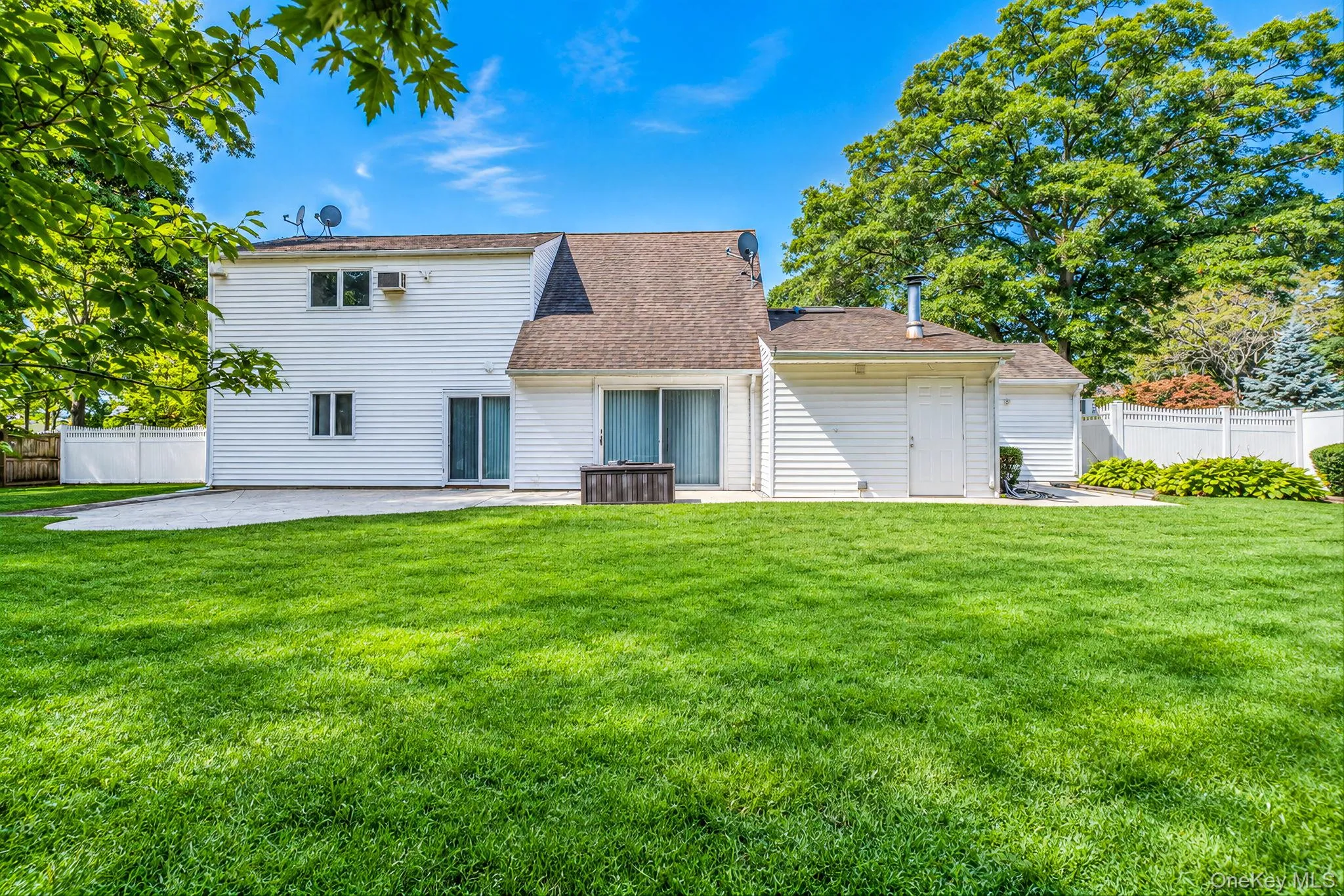 17 Fenwick Avenue, Brookhaven, NY, 5 Bedrooms Bedrooms, 8 Rooms Rooms,3 BathroomsBathrooms,Residential,For Rent,Fenwick,0,1051639 17 Fenwick Avenue, Brookhaven, NY, 5 Bedrooms Bedrooms, 8 Rooms Rooms,3 BathroomsBathrooms,Residential,For Rent,Fenwick,0,1051639