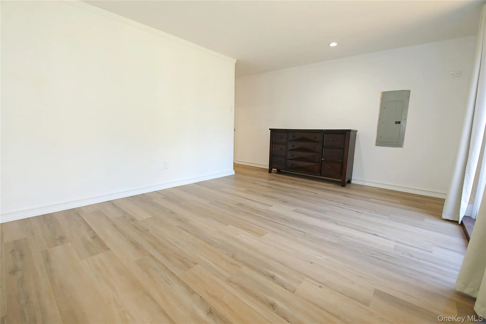 39 Split Cedar Drive, Islip, NY, 4 Bedrooms Bedrooms, 9 Rooms Rooms,2 BathroomsBathrooms,Residential,For Rent,Split Cedar,0,1051641 39 Split Cedar Drive, Islip, NY, 4 Bedrooms Bedrooms, 9 Rooms Rooms,2 BathroomsBathrooms,Residential,For Rent,Split Cedar,0,1051641