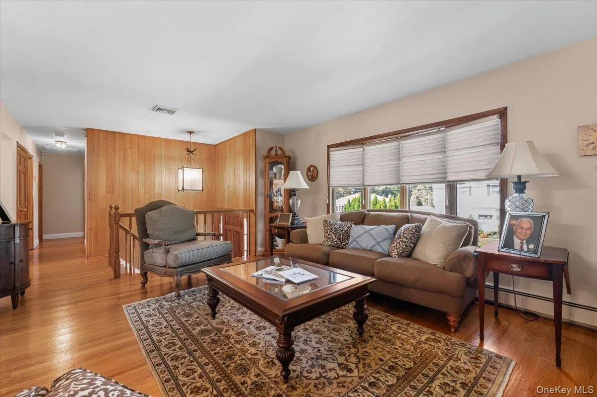 196 Von Huenfeld Street, Oyster Bay, NY, 3 Bedrooms Bedrooms, 8 Rooms Rooms,2 BathroomsBathrooms,Residential,For Rent,Von Huenfeld,0,1051651 196 Von Huenfeld Street, Oyster Bay, NY, 3 Bedrooms Bedrooms, 8 Rooms Rooms,2 BathroomsBathrooms,Residential,For Rent,Von Huenfeld,0,1051651