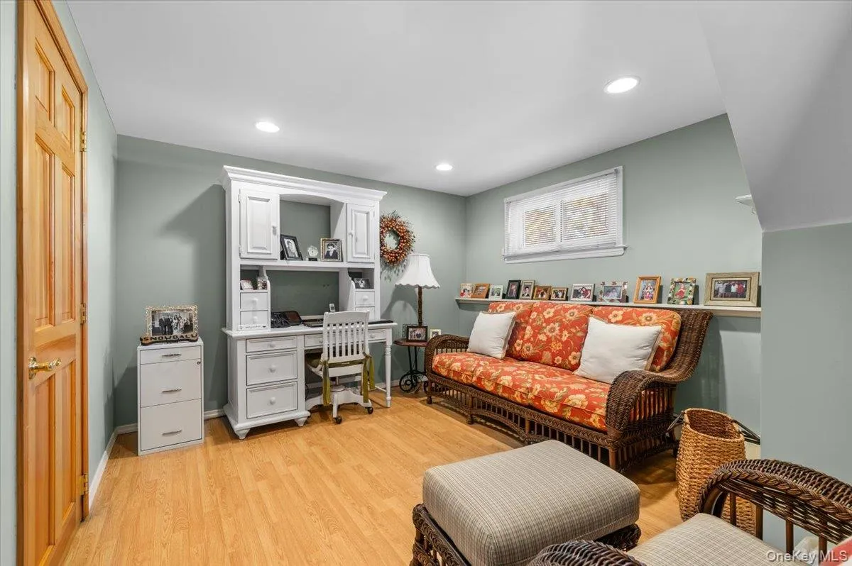 196 Von Huenfeld Street, Oyster Bay, NY, 3 Bedrooms Bedrooms, 8 Rooms Rooms,2 BathroomsBathrooms,Residential,For Rent,Von Huenfeld,0,1051651 196 Von Huenfeld Street, Oyster Bay, NY, 3 Bedrooms Bedrooms, 8 Rooms Rooms,2 BathroomsBathrooms,Residential,For Rent,Von Huenfeld,0,1051651