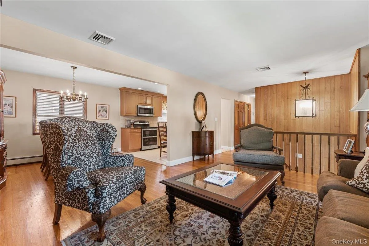 196 Von Huenfeld Street, Oyster Bay, NY, 3 Bedrooms Bedrooms, 8 Rooms Rooms,2 BathroomsBathrooms,Residential,For Rent,Von Huenfeld,0,1051651 196 Von Huenfeld Street, Oyster Bay, NY, 3 Bedrooms Bedrooms, 8 Rooms Rooms,2 BathroomsBathrooms,Residential,For Rent,Von Huenfeld,0,1051651