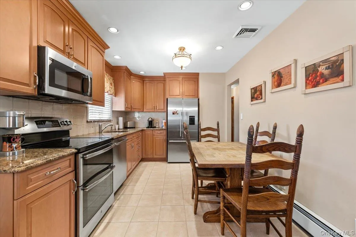 196 Von Huenfeld Street, Oyster Bay, NY, 3 Bedrooms Bedrooms, 8 Rooms Rooms,2 BathroomsBathrooms,Residential,For Rent,Von Huenfeld,0,1051651 196 Von Huenfeld Street, Oyster Bay, NY, 3 Bedrooms Bedrooms, 8 Rooms Rooms,2 BathroomsBathrooms,Residential,For Rent,Von Huenfeld,0,1051651