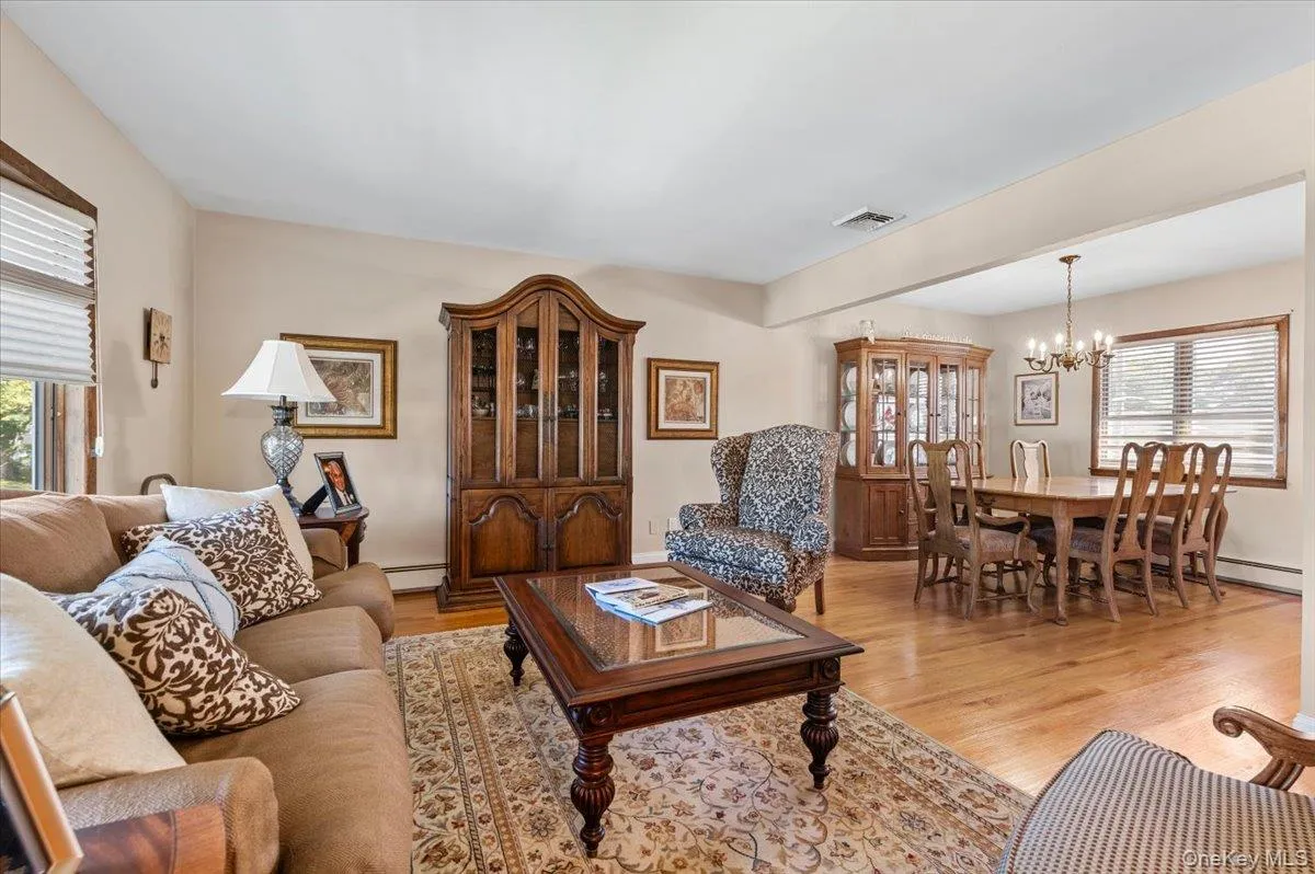 196 Von Huenfeld Street, Oyster Bay, NY, 3 Bedrooms Bedrooms, 8 Rooms Rooms,2 BathroomsBathrooms,Residential,For Rent,Von Huenfeld,0,1051651 196 Von Huenfeld Street, Oyster Bay, NY, 3 Bedrooms Bedrooms, 8 Rooms Rooms,2 BathroomsBathrooms,Residential,For Rent,Von Huenfeld,0,1051651
