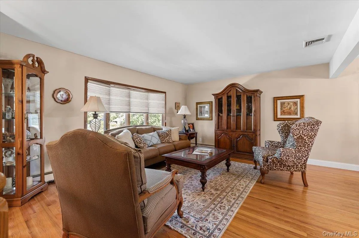 196 Von Huenfeld Street, Oyster Bay, NY, 3 Bedrooms Bedrooms, 8 Rooms Rooms,2 BathroomsBathrooms,Residential,For Rent,Von Huenfeld,0,1051651 196 Von Huenfeld Street, Oyster Bay, NY, 3 Bedrooms Bedrooms, 8 Rooms Rooms,2 BathroomsBathrooms,Residential,For Rent,Von Huenfeld,0,1051651