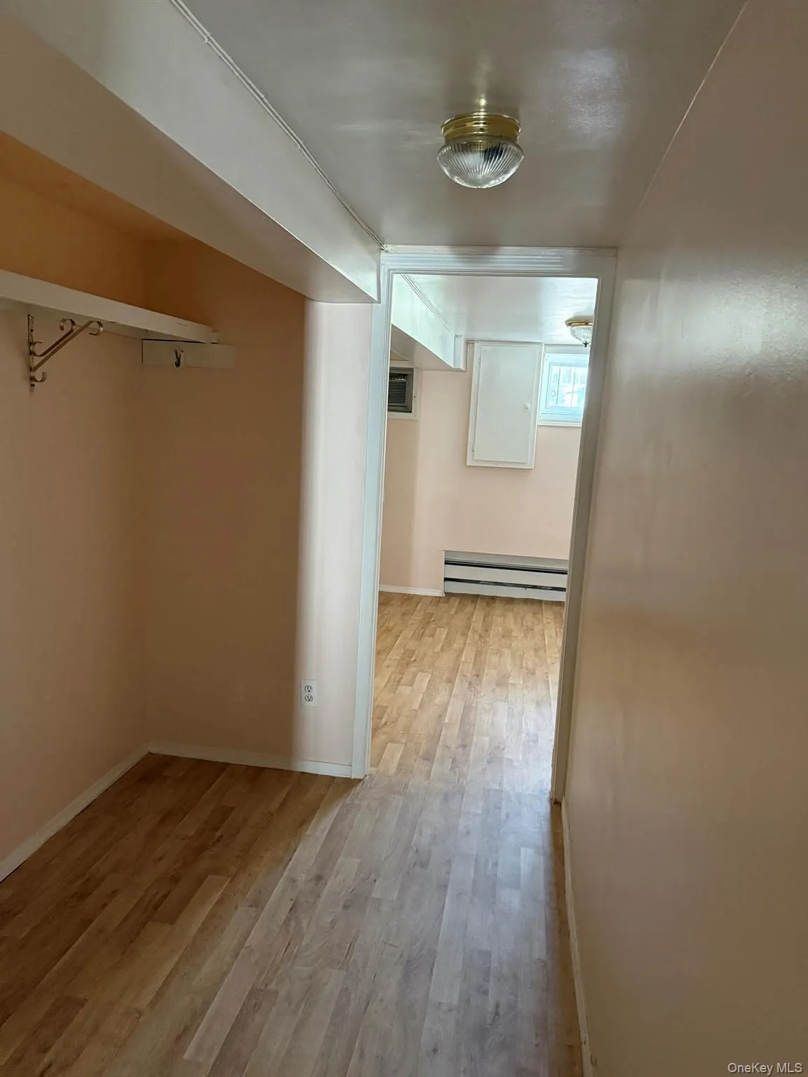 15307 77th Road, New York, NY, 1 Bedroom Bedrooms, 3 Rooms Rooms,1 BathroomBathrooms,Residential Lease,For Rent,77th,0,1051656 15307 77th Road, New York, NY, 1 Bedroom Bedrooms, 3 Rooms Rooms,1 BathroomBathrooms,Residential Lease,For Rent,77th,0,1051656