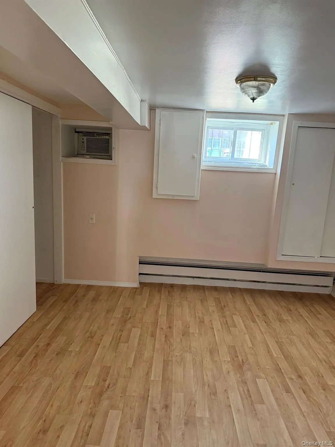 15307 77th Road, New York, NY, 1 Bedroom Bedrooms, 3 Rooms Rooms,1 BathroomBathrooms,Residential Lease,For Rent,77th,0,1051656 15307 77th Road, New York, NY, 1 Bedroom Bedrooms, 3 Rooms Rooms,1 BathroomBathrooms,Residential Lease,For Rent,77th,0,1051656