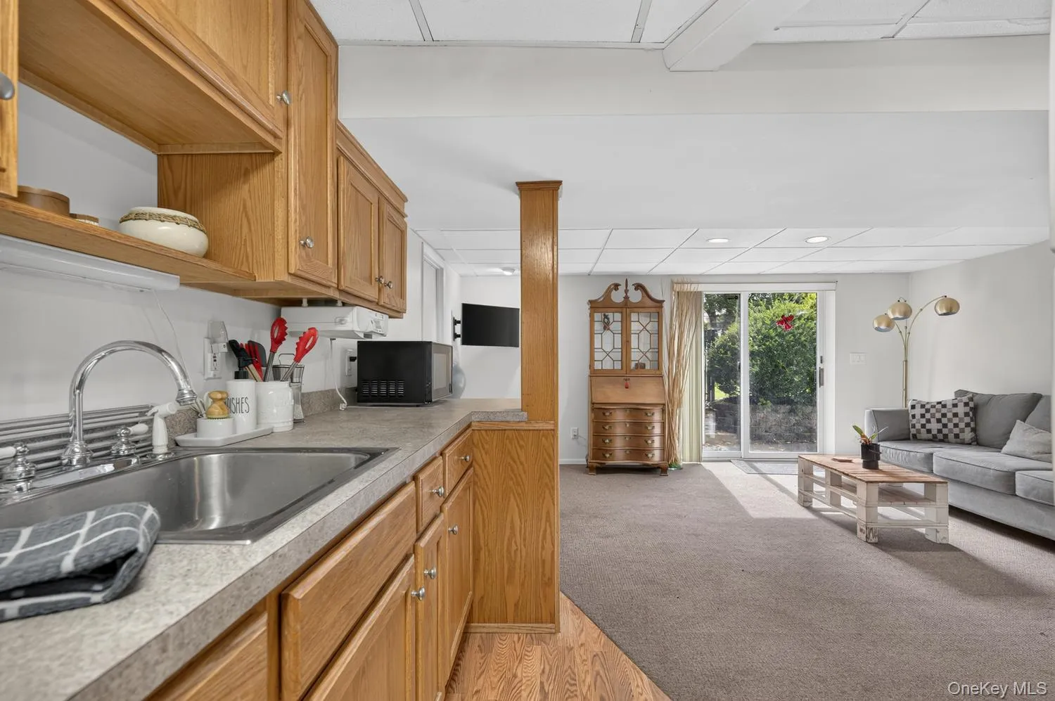 18 Pomper Drive, Huntington, NY, 1 Bedroom Bedrooms, 3 Room Rooms,1 BathroomBathrooms,Residential Lease,For Rent,Pomper,0,1051661 18 Pomper Drive, Huntington, NY, 1 Bedroom Bedrooms, 3 Room Rooms,1 BathroomBathrooms,Residential Lease,For Rent,Pomper,0,1051661