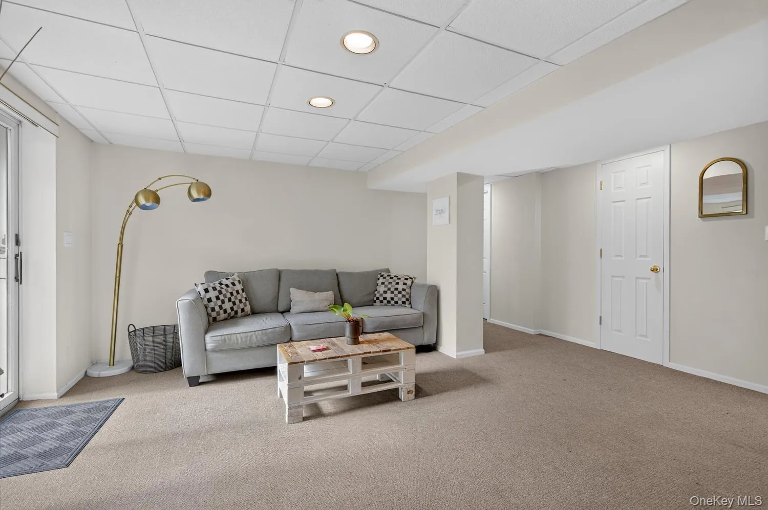 18 Pomper Drive, Huntington, NY, 1 Bedroom Bedrooms, 3 Room Rooms,1 BathroomBathrooms,Residential Lease,For Rent,Pomper,0,1051661 18 Pomper Drive, Huntington, NY, 1 Bedroom Bedrooms, 3 Room Rooms,1 BathroomBathrooms,Residential Lease,For Rent,Pomper,0,1051661