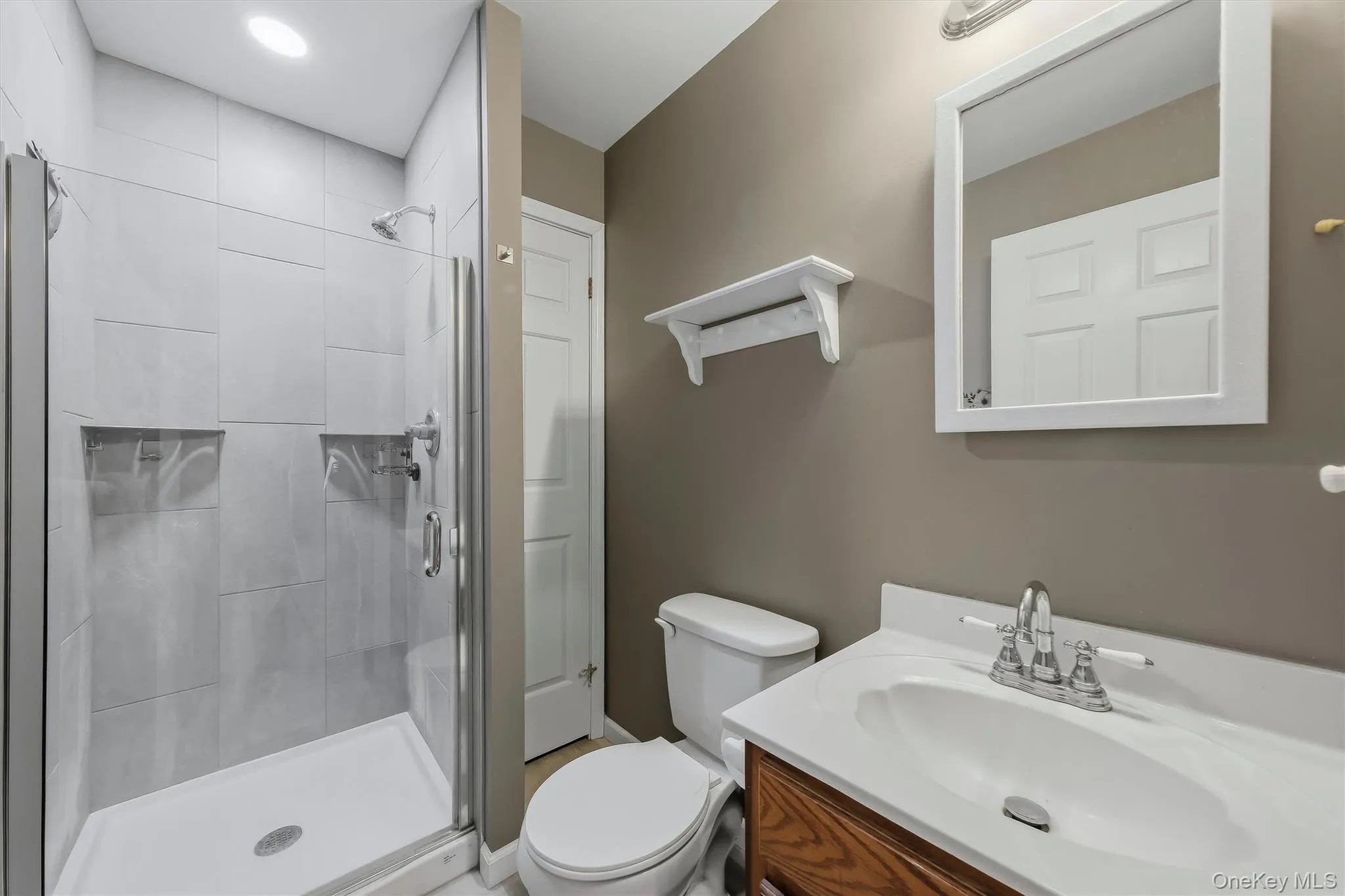 2 Summerset Drive, Plattekill, NY, 4 Bedrooms Bedrooms, 11 Rooms Rooms,2 BathroomsBathrooms,Residential,For Rent,Summerset,0,1051664 2 Summerset Drive, Plattekill, NY, 4 Bedrooms Bedrooms, 11 Rooms Rooms,2 BathroomsBathrooms,Residential,For Rent,Summerset,0,1051664