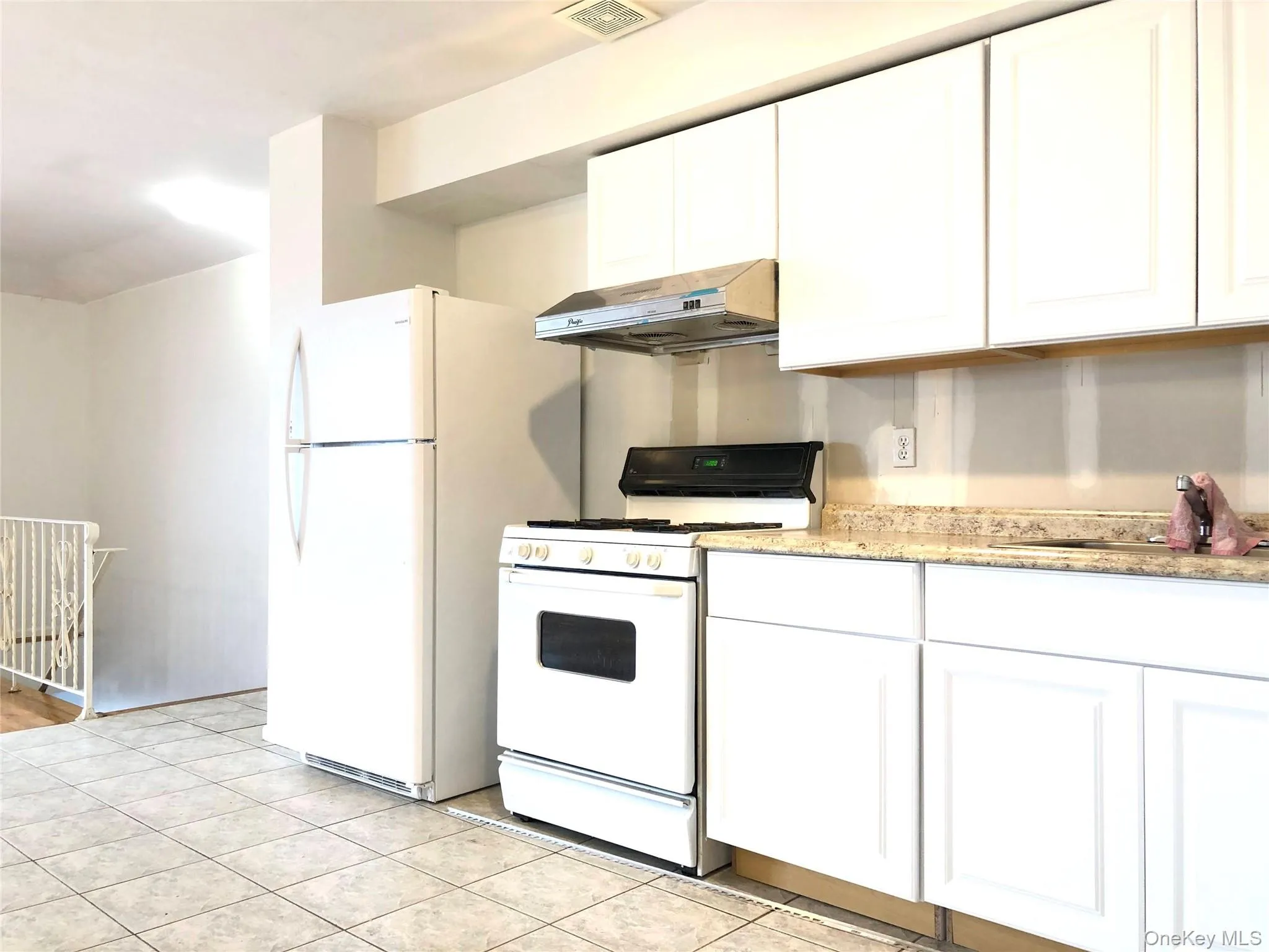82-03 54th Avenue, New York, NY, 3 Bedrooms Bedrooms, 5 Rooms Rooms,1 BathroomBathrooms,Residential Lease,For Rent,54th,0,1051666 82-03 54th Avenue, New York, NY, 3 Bedrooms Bedrooms, 5 Rooms Rooms,1 BathroomBathrooms,Residential Lease,For Rent,54th,0,1051666