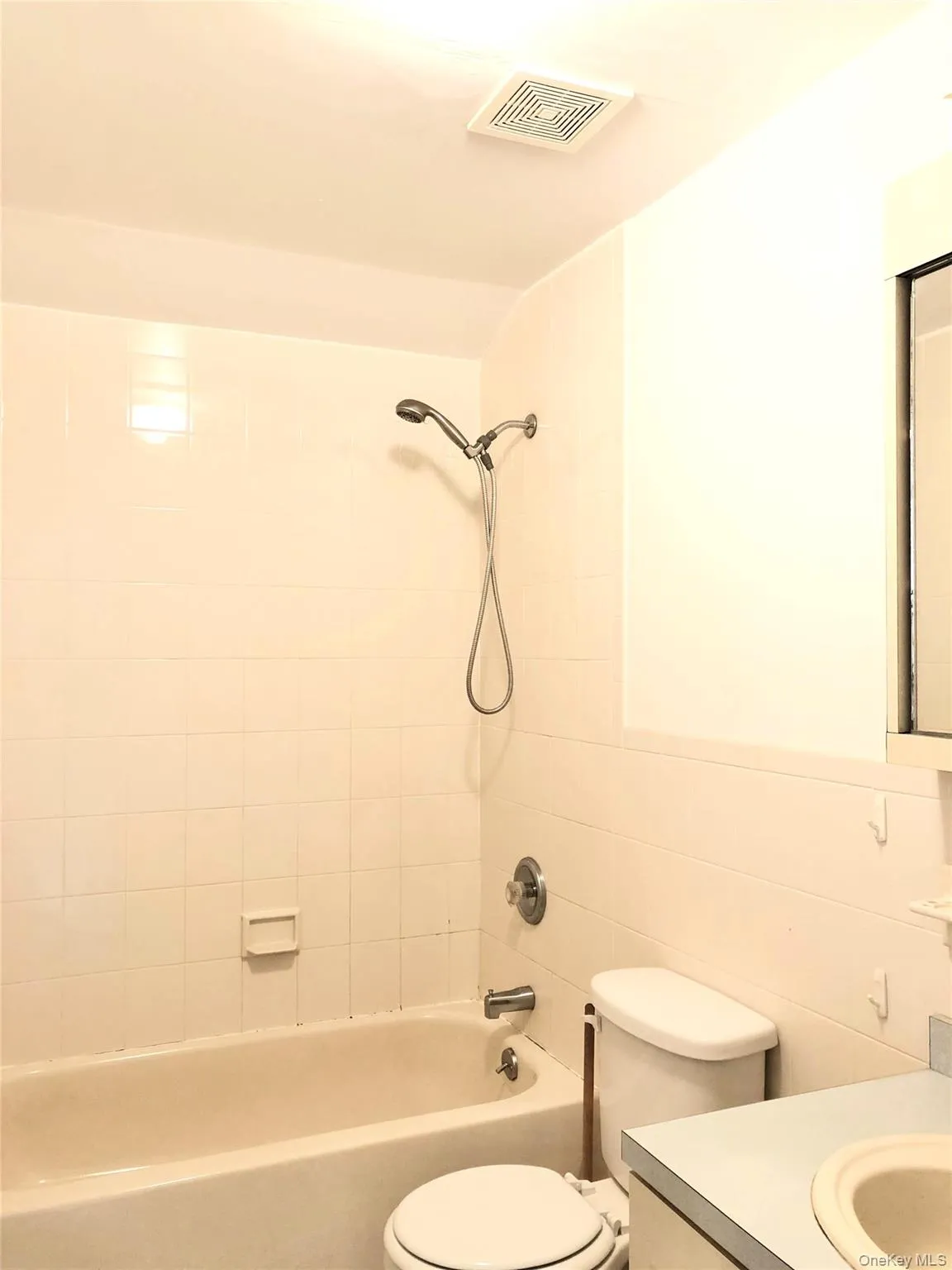 82-03 54th Avenue, New York, NY, 3 Bedrooms Bedrooms, 5 Rooms Rooms,1 BathroomBathrooms,Residential Lease,For Rent,54th,0,1051666 82-03 54th Avenue, New York, NY, 3 Bedrooms Bedrooms, 5 Rooms Rooms,1 BathroomBathrooms,Residential Lease,For Rent,54th,0,1051666