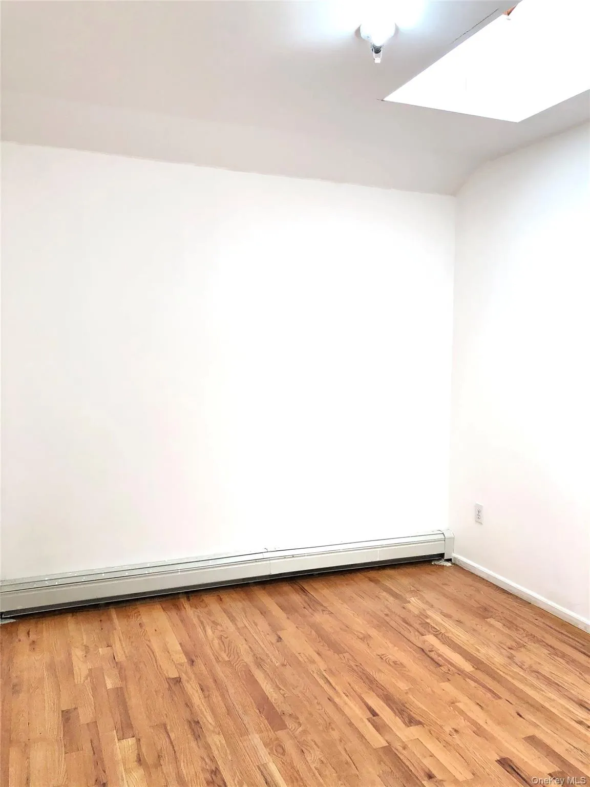 82-03 54th Avenue, New York, NY, 3 Bedrooms Bedrooms, 5 Rooms Rooms,1 BathroomBathrooms,Residential Lease,For Rent,54th,0,1051666 82-03 54th Avenue, New York, NY, 3 Bedrooms Bedrooms, 5 Rooms Rooms,1 BathroomBathrooms,Residential Lease,For Rent,54th,0,1051666