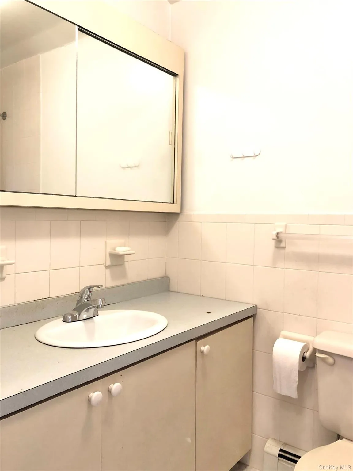 82-03 54th Avenue, New York, NY, 3 Bedrooms Bedrooms, 5 Rooms Rooms,1 BathroomBathrooms,Residential Lease,For Rent,54th,0,1051666 82-03 54th Avenue, New York, NY, 3 Bedrooms Bedrooms, 5 Rooms Rooms,1 BathroomBathrooms,Residential Lease,For Rent,54th,0,1051666
