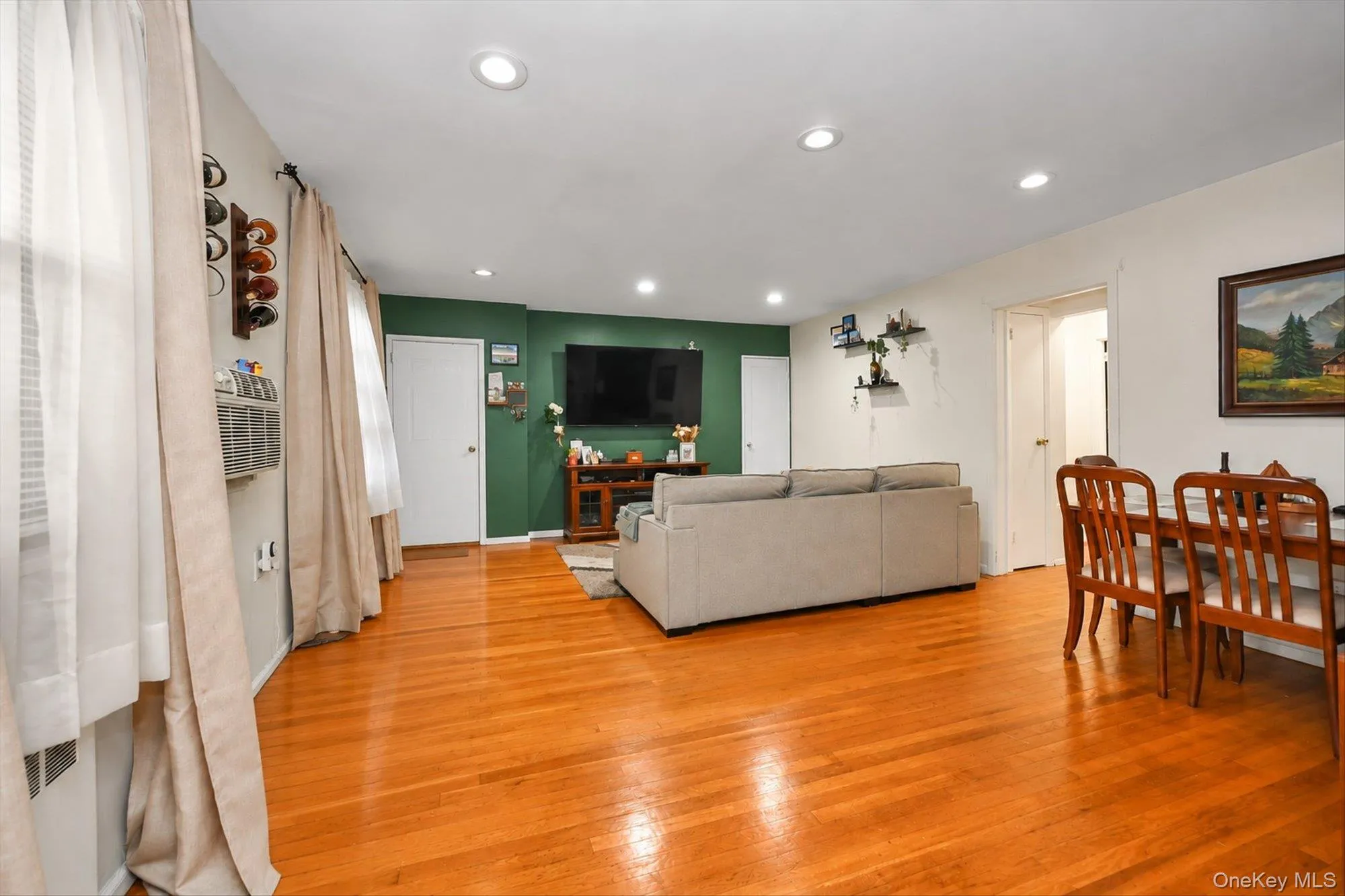 58-33 246th Crescent, New York, NY, 2 Bedrooms Bedrooms, 5 Rooms Rooms,1 BathroomBathrooms,Residential,For Rent,246th,0,1051667 58-33 246th Crescent, New York, NY, 2 Bedrooms Bedrooms, 5 Rooms Rooms,1 BathroomBathrooms,Residential,For Rent,246th,0,1051667