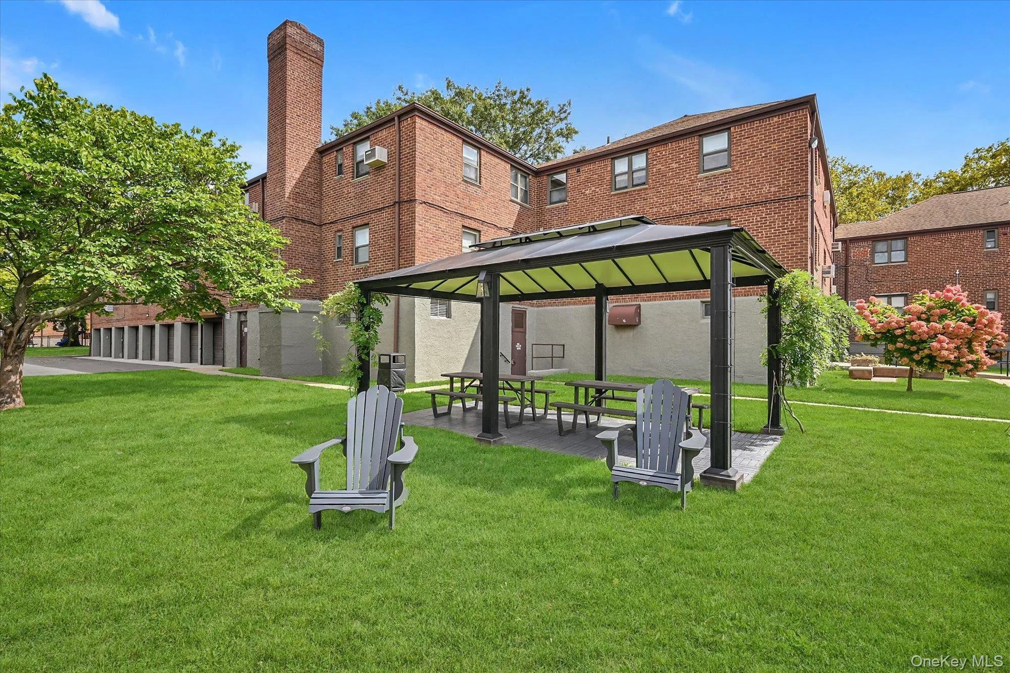 58-33 246th Crescent, New York, NY, 2 Bedrooms Bedrooms, 5 Rooms Rooms,1 BathroomBathrooms,Residential,For Rent,246th,0,1051667 58-33 246th Crescent, New York, NY, 2 Bedrooms Bedrooms, 5 Rooms Rooms,1 BathroomBathrooms,Residential,For Rent,246th,0,1051667