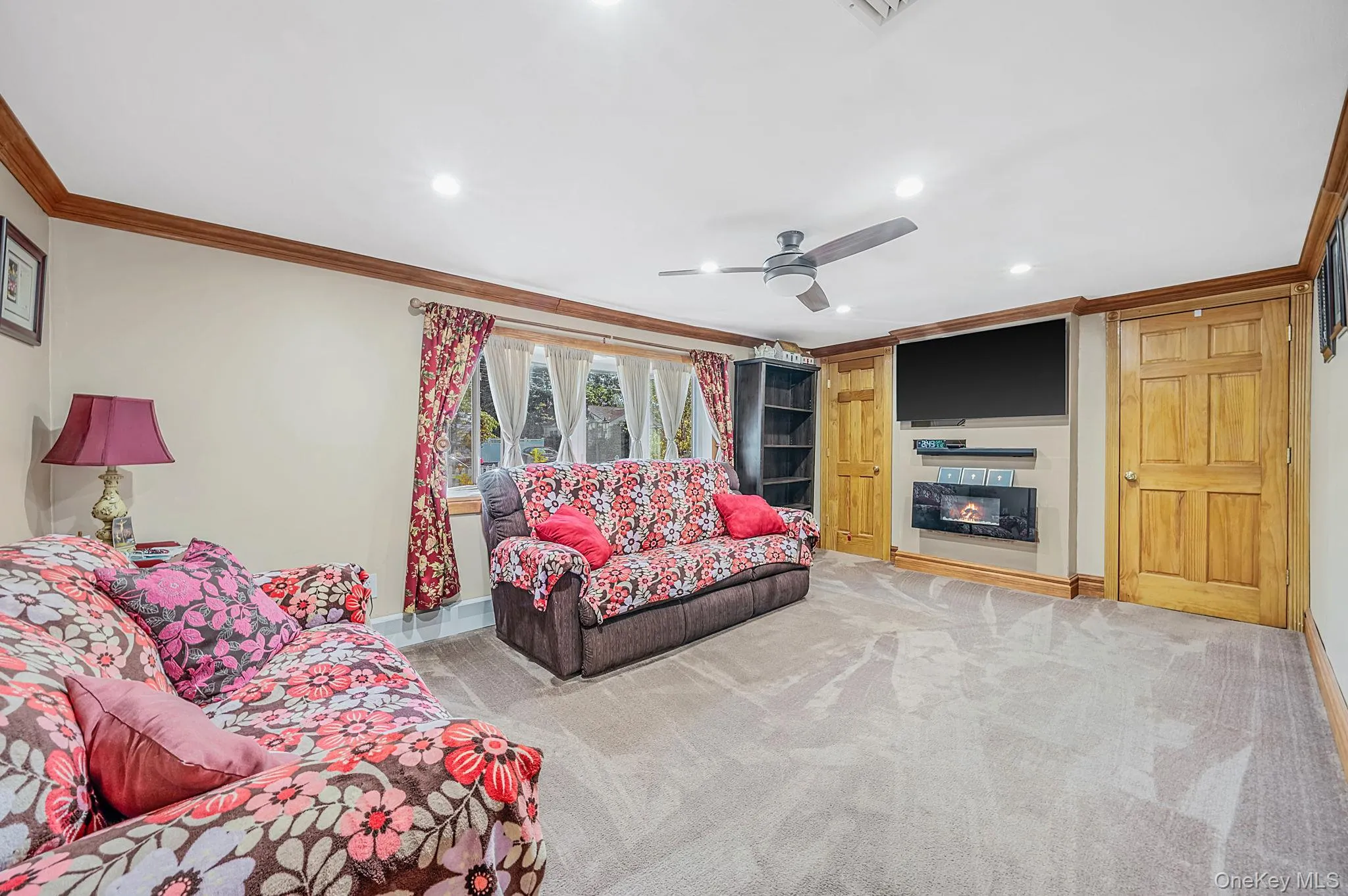 201 Overton Street, Babylon, NY, 6 Bedrooms Bedrooms, 12 Rooms Rooms,3 BathroomsBathrooms,Residential,For Rent,Overton,0,1051672 201 Overton Street, Babylon, NY, 6 Bedrooms Bedrooms, 12 Rooms Rooms,3 BathroomsBathrooms,Residential,For Rent,Overton,0,1051672
