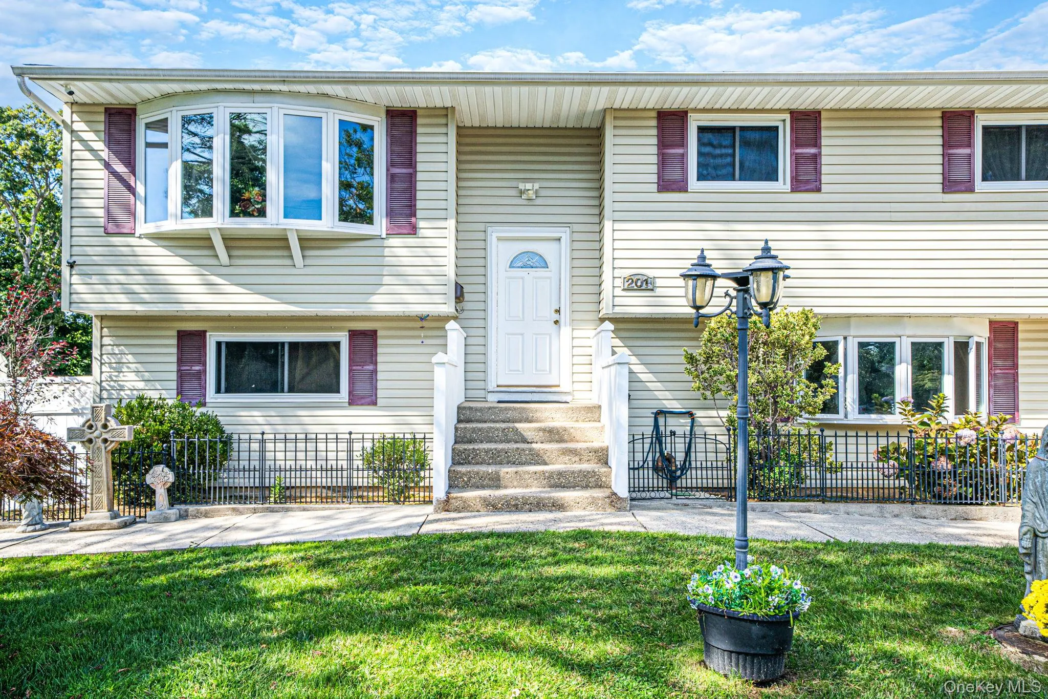 201 Overton Street, Babylon, NY, 6 Bedrooms Bedrooms, 12 Rooms Rooms,3 BathroomsBathrooms,Residential,For Rent,Overton,0,1051672 201 Overton Street, Babylon, NY, 6 Bedrooms Bedrooms, 12 Rooms Rooms,3 BathroomsBathrooms,Residential,For Rent,Overton,0,1051672