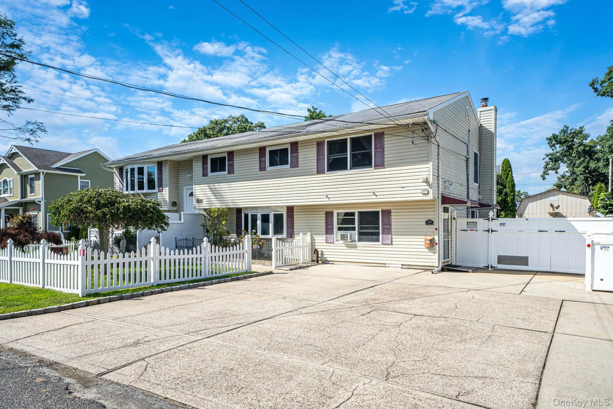 201 Overton Street, Babylon, NY, 6 Bedrooms Bedrooms, 12 Rooms Rooms,3 BathroomsBathrooms,Residential,For Rent,Overton,0,1051672 201 Overton Street, Babylon, NY, 6 Bedrooms Bedrooms, 12 Rooms Rooms,3 BathroomsBathrooms,Residential,For Rent,Overton,0,1051672