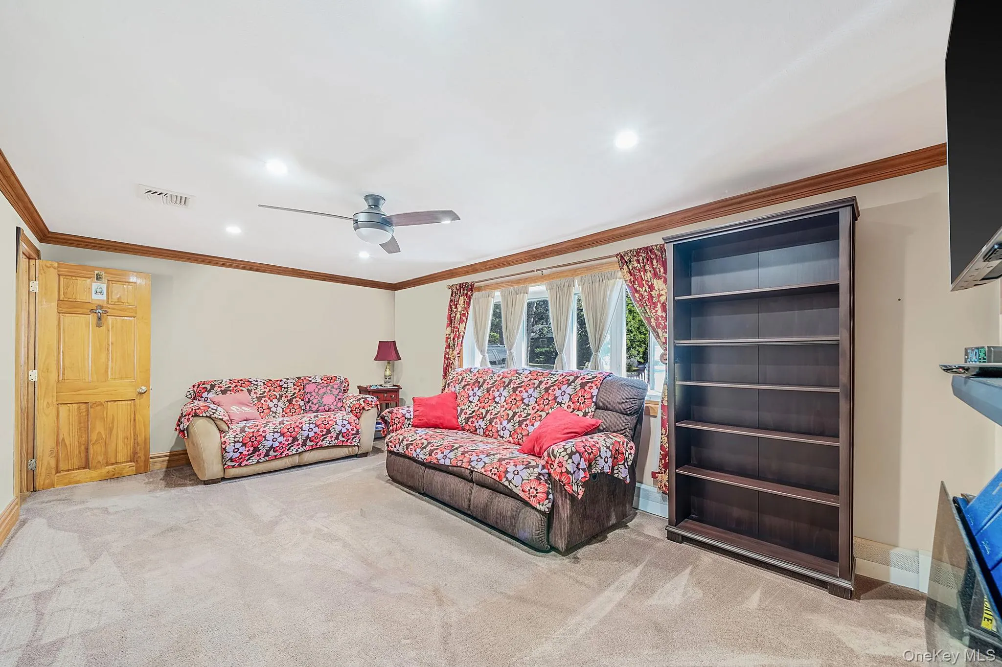 201 Overton Street, Babylon, NY, 6 Bedrooms Bedrooms, 12 Rooms Rooms,3 BathroomsBathrooms,Residential,For Rent,Overton,0,1051672 201 Overton Street, Babylon, NY, 6 Bedrooms Bedrooms, 12 Rooms Rooms,3 BathroomsBathrooms,Residential,For Rent,Overton,0,1051672