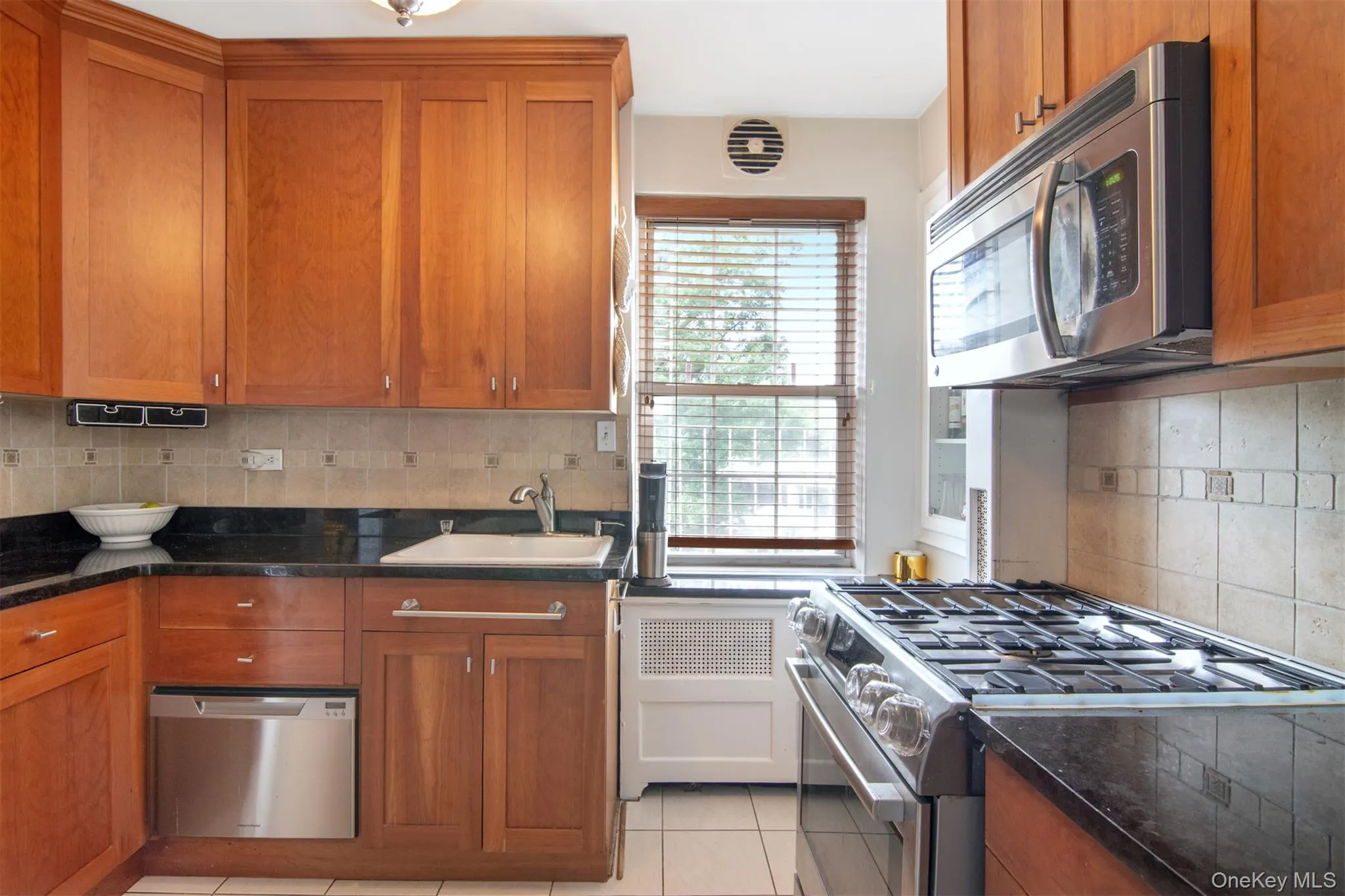 11 Brooklands, Yonkers, NY, 2 Bedrooms Bedrooms, 5 Rooms Rooms,1 BathroomBathrooms,Residential,For Rent,Brooklands,0,1051674 11 Brooklands, Yonkers, NY, 2 Bedrooms Bedrooms, 5 Rooms Rooms,1 BathroomBathrooms,Residential,For Rent,Brooklands,0,1051674