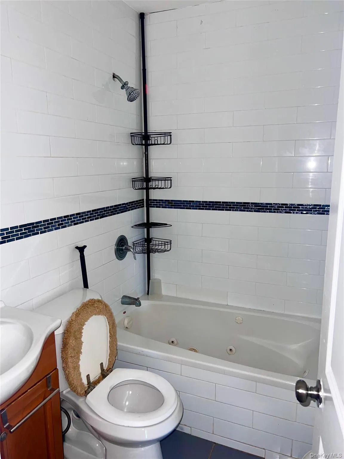 190-60 111th Avenue, New York, NY, 4 Bedrooms Bedrooms, 6 Rooms Rooms,1 BathroomBathrooms,Residential,For Rent,111th,0,1051688 190-60 111th Avenue, New York, NY, 4 Bedrooms Bedrooms, 6 Rooms Rooms,1 BathroomBathrooms,Residential,For Rent,111th,0,1051688