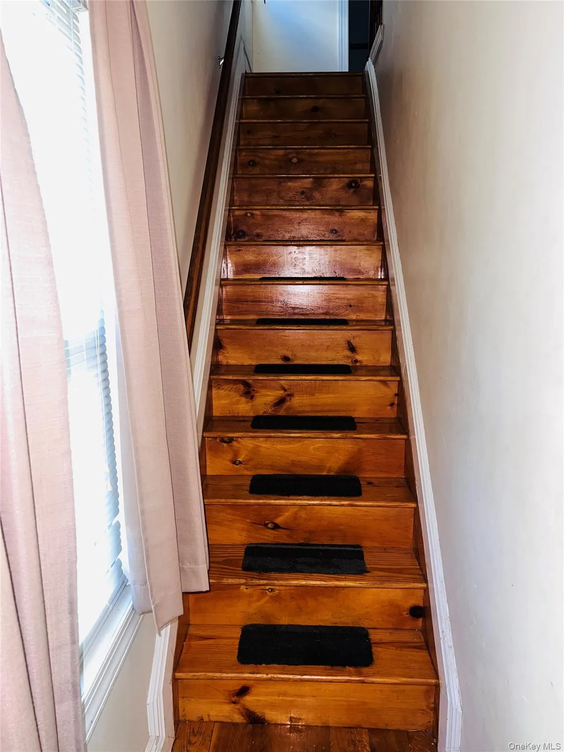 190-60 111th Avenue, New York, NY, 4 Bedrooms Bedrooms, 6 Rooms Rooms,1 BathroomBathrooms,Residential,For Rent,111th,0,1051688 190-60 111th Avenue, New York, NY, 4 Bedrooms Bedrooms, 6 Rooms Rooms,1 BathroomBathrooms,Residential,For Rent,111th,0,1051688