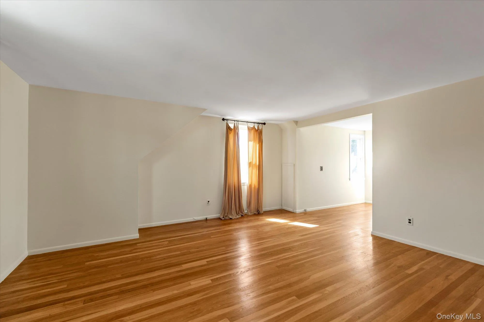 58 Elm Street, Oyster Bay, NY, 4 Bedrooms Bedrooms, 8 Rooms Rooms,2 BathroomsBathrooms,Residential,For Rent,Elm,0,1051690 58 Elm Street, Oyster Bay, NY, 4 Bedrooms Bedrooms, 8 Rooms Rooms,2 BathroomsBathrooms,Residential,For Rent,Elm,0,1051690