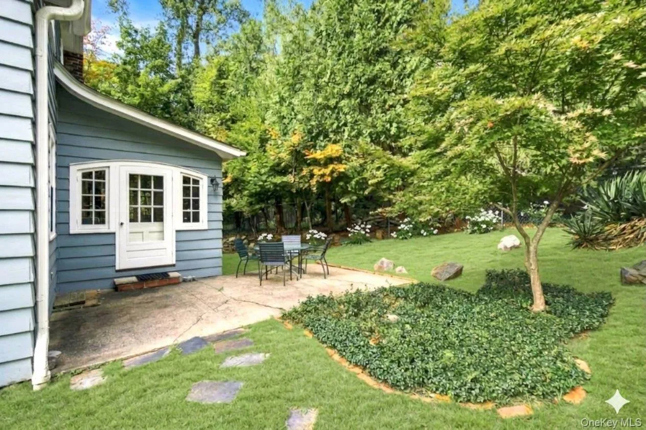 Charming private garden and patio. Charming private garden and patio.