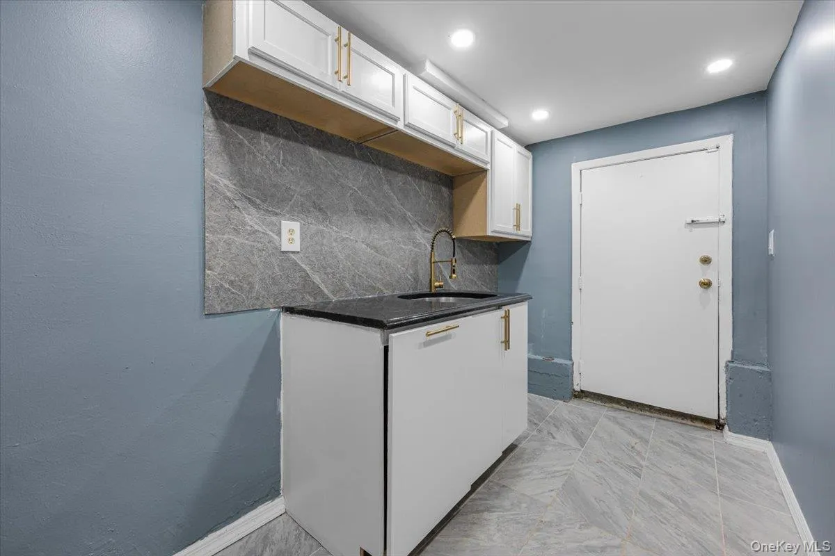 2891 Dewitt Place, New York, NY, 5 Bedrooms Bedrooms, 11 Rooms Rooms,2 BathroomsBathrooms,Residential,For Rent,Dewitt,0,1051693 2891 Dewitt Place, New York, NY, 5 Bedrooms Bedrooms, 11 Rooms Rooms,2 BathroomsBathrooms,Residential,For Rent,Dewitt,0,1051693