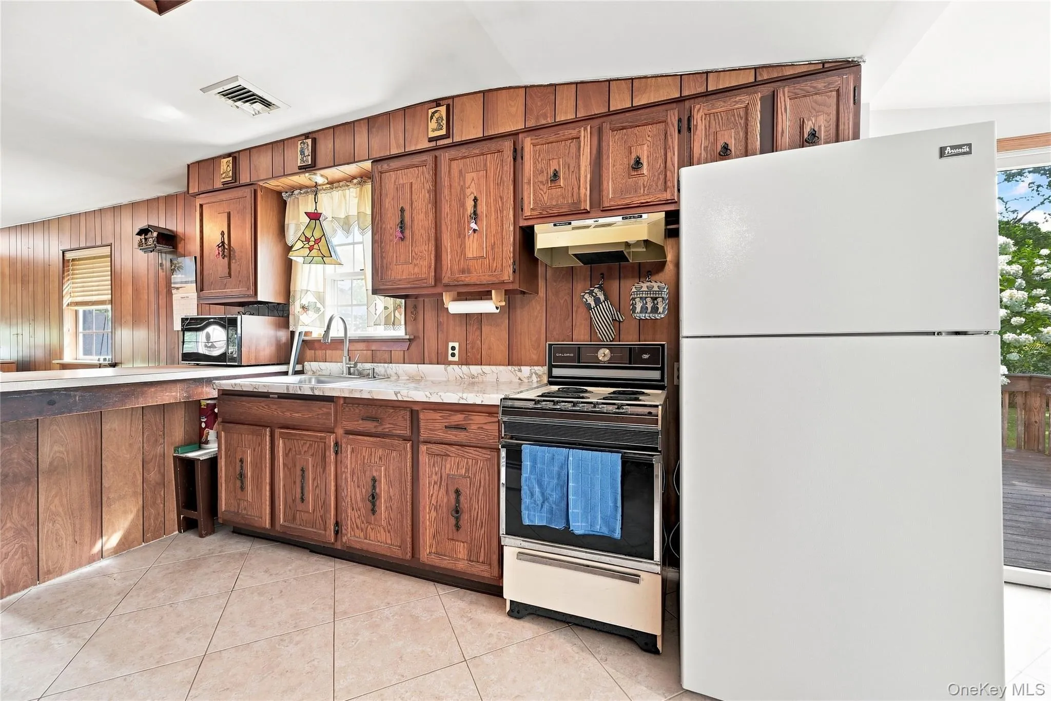 76 Queen Road, Brookhaven, NY, 2 Bedrooms Bedrooms, 5 Rooms Rooms,1 BathroomBathrooms,Residential,For Rent,Queen,0,1051695 76 Queen Road, Brookhaven, NY, 2 Bedrooms Bedrooms, 5 Rooms Rooms,1 BathroomBathrooms,Residential,For Rent,Queen,0,1051695