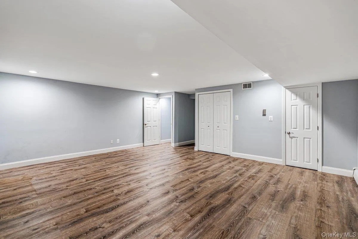 1301 Michael Court, New York, NY, 2 Bedrooms Bedrooms, 6 Rooms Rooms,2 BathroomsBathrooms,Residential,For Rent,Michael,0,1051696 1301 Michael Court, New York, NY, 2 Bedrooms Bedrooms, 6 Rooms Rooms,2 BathroomsBathrooms,Residential,For Rent,Michael,0,1051696