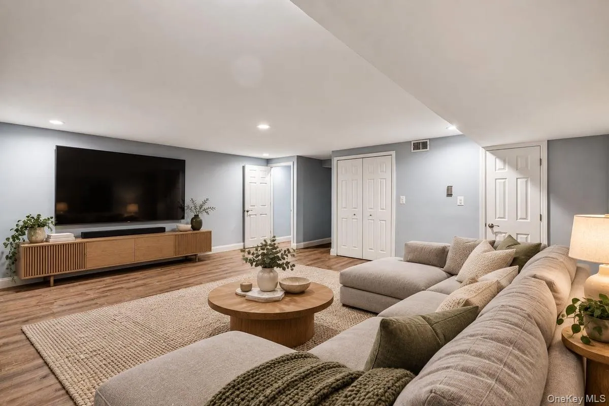 1301 Michael Court, New York, NY, 2 Bedrooms Bedrooms, 6 Rooms Rooms,2 BathroomsBathrooms,Residential,For Rent,Michael,0,1051696 1301 Michael Court, New York, NY, 2 Bedrooms Bedrooms, 6 Rooms Rooms,2 BathroomsBathrooms,Residential,For Rent,Michael,0,1051696
