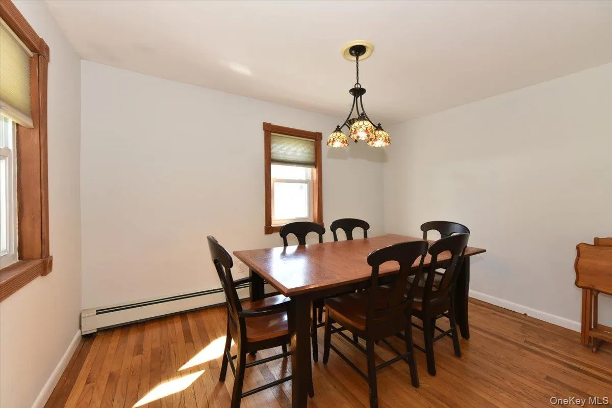 35 Montauk Drive, Islip, NY, 2 Bedrooms Bedrooms, 5 Rooms Rooms,1 BathroomBathrooms,Residential,For Rent,Montauk,0,1051700 35 Montauk Drive, Islip, NY, 2 Bedrooms Bedrooms, 5 Rooms Rooms,1 BathroomBathrooms,Residential,For Rent,Montauk,0,1051700