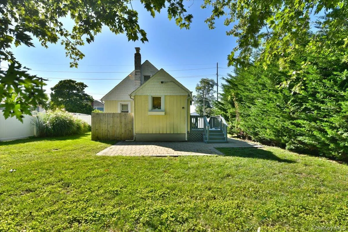 35 Montauk Drive, Islip, NY, 2 Bedrooms Bedrooms, 5 Rooms Rooms,1 BathroomBathrooms,Residential,For Rent,Montauk,0,1051700 35 Montauk Drive, Islip, NY, 2 Bedrooms Bedrooms, 5 Rooms Rooms,1 BathroomBathrooms,Residential,For Rent,Montauk,0,1051700