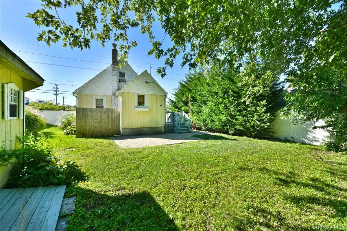 35 Montauk Drive, Islip, NY, 2 Bedrooms Bedrooms, 5 Rooms Rooms,1 BathroomBathrooms,Residential,For Rent,Montauk,0,1051700 35 Montauk Drive, Islip, NY, 2 Bedrooms Bedrooms, 5 Rooms Rooms,1 BathroomBathrooms,Residential,For Rent,Montauk,0,1051700