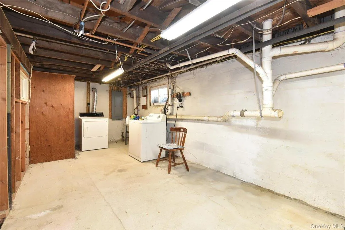 35 Montauk Drive, Islip, NY, 2 Bedrooms Bedrooms, 5 Rooms Rooms,1 BathroomBathrooms,Residential,For Rent,Montauk,0,1051700 35 Montauk Drive, Islip, NY, 2 Bedrooms Bedrooms, 5 Rooms Rooms,1 BathroomBathrooms,Residential,For Rent,Montauk,0,1051700