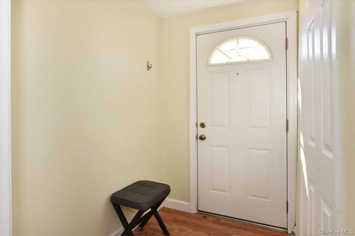 35 Montauk Drive, Islip, NY, 2 Bedrooms Bedrooms, 5 Rooms Rooms,1 BathroomBathrooms,Residential,For Rent,Montauk,0,1051700 35 Montauk Drive, Islip, NY, 2 Bedrooms Bedrooms, 5 Rooms Rooms,1 BathroomBathrooms,Residential,For Rent,Montauk,0,1051700