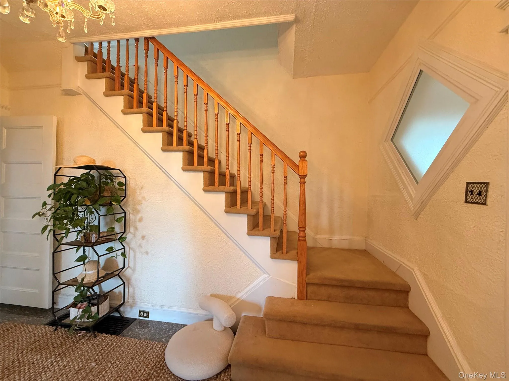 Stairs to the 4 bedrooms and full Bathroom Stairs to the 4 bedrooms and full Bathroom