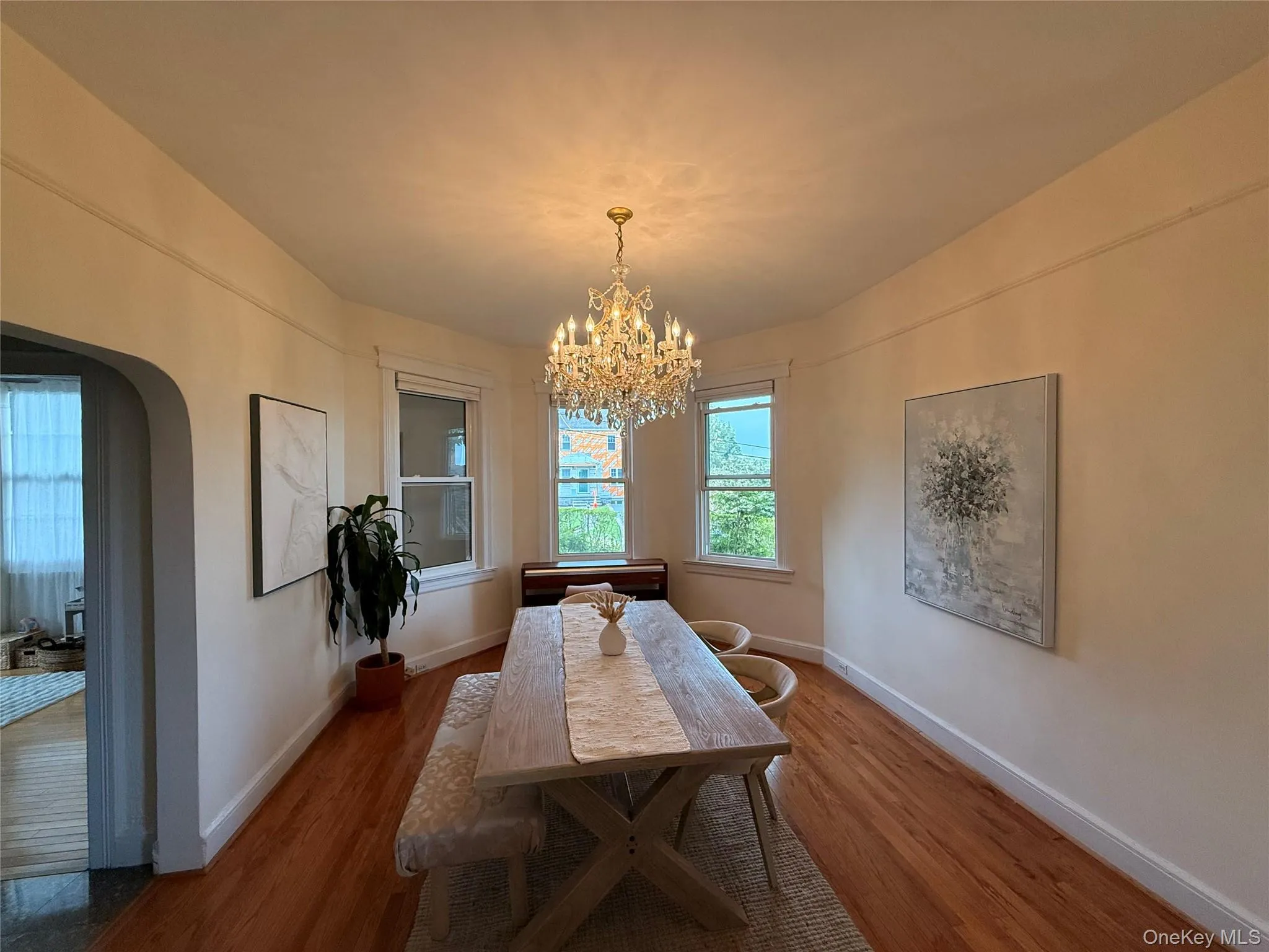 Large Dining room Large Dining room