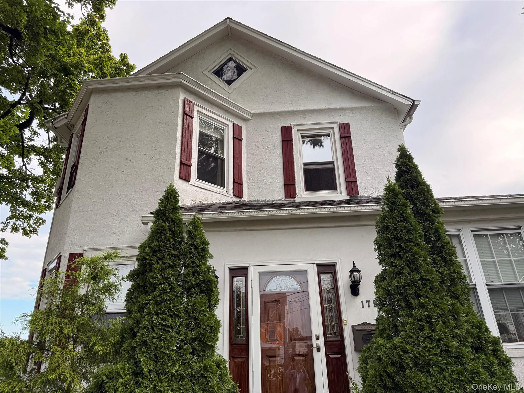 Well maintained vintage colonial home Well maintained vintage colonial home