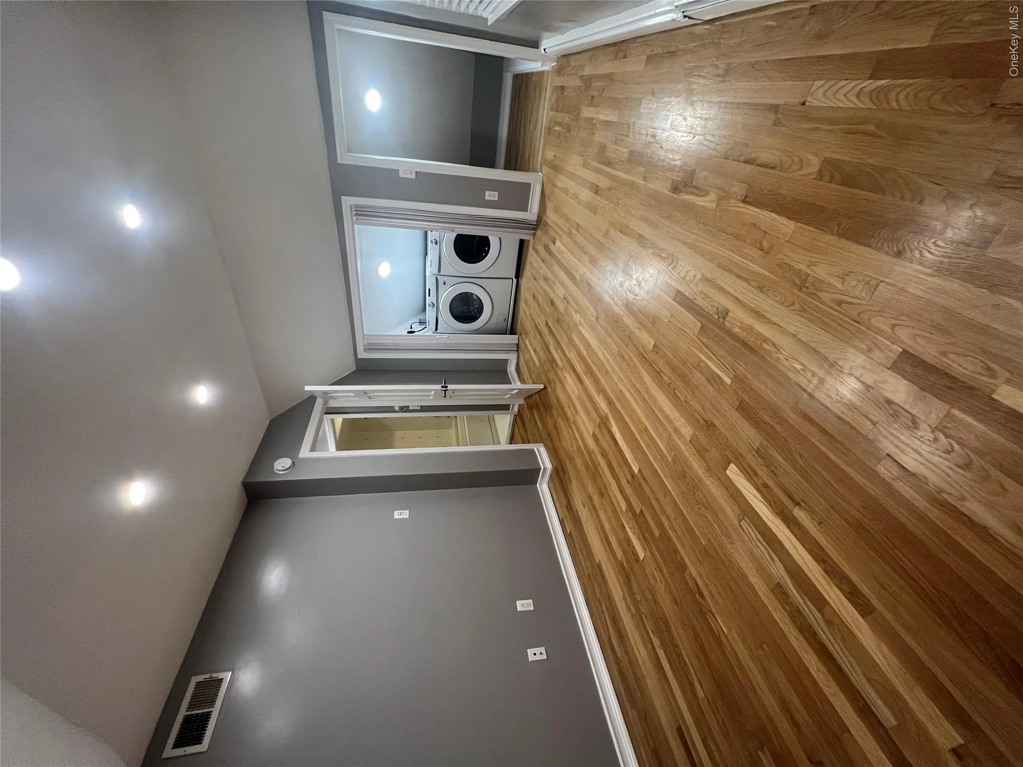1158 Carlls Straight Path, Huntington, NY, 1 Bedroom Bedrooms, 4 Room Rooms,1 BathroomBathrooms,Residential Lease,For Rent,Carlls Straight,0,1051718 1158 Carlls Straight Path, Huntington, NY, 1 Bedroom Bedrooms, 4 Room Rooms,1 BathroomBathrooms,Residential Lease,For Rent,Carlls Straight,0,1051718