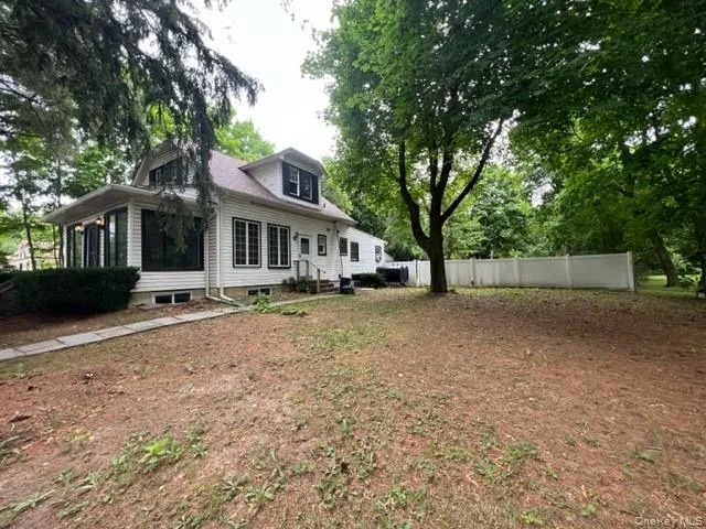 1158 Carlls Straight Path, Huntington, NY, 1 Bedroom Bedrooms, 4 Room Rooms,1 BathroomBathrooms,Residential Lease,For Rent,Carlls Straight,0,1051718 1158 Carlls Straight Path, Huntington, NY, 1 Bedroom Bedrooms, 4 Room Rooms,1 BathroomBathrooms,Residential Lease,For Rent,Carlls Straight,0,1051718