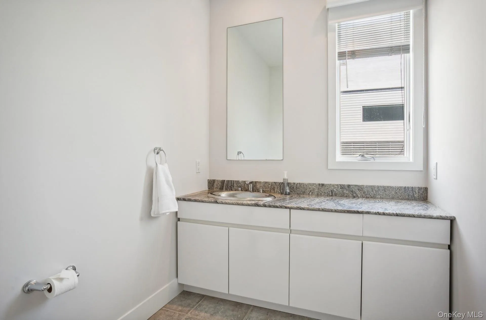 681 Dune Road, Southampton, NY, 6 Bedrooms Bedrooms, 12 Rooms Rooms,4 BathroomsBathrooms,Residential Lease,For Rent,Dune,0,1051720 681 Dune Road, Southampton, NY, 6 Bedrooms Bedrooms, 12 Rooms Rooms,4 BathroomsBathrooms,Residential Lease,For Rent,Dune,0,1051720
