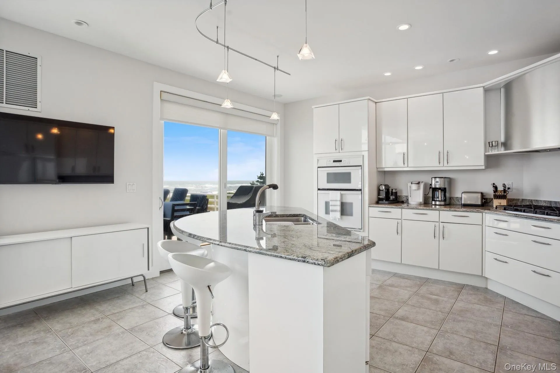 681 Dune Road, Southampton, NY, 6 Bedrooms Bedrooms, 12 Rooms Rooms,4 BathroomsBathrooms,Residential Lease,For Rent,Dune,0,1051720 681 Dune Road, Southampton, NY, 6 Bedrooms Bedrooms, 12 Rooms Rooms,4 BathroomsBathrooms,Residential Lease,For Rent,Dune,0,1051720