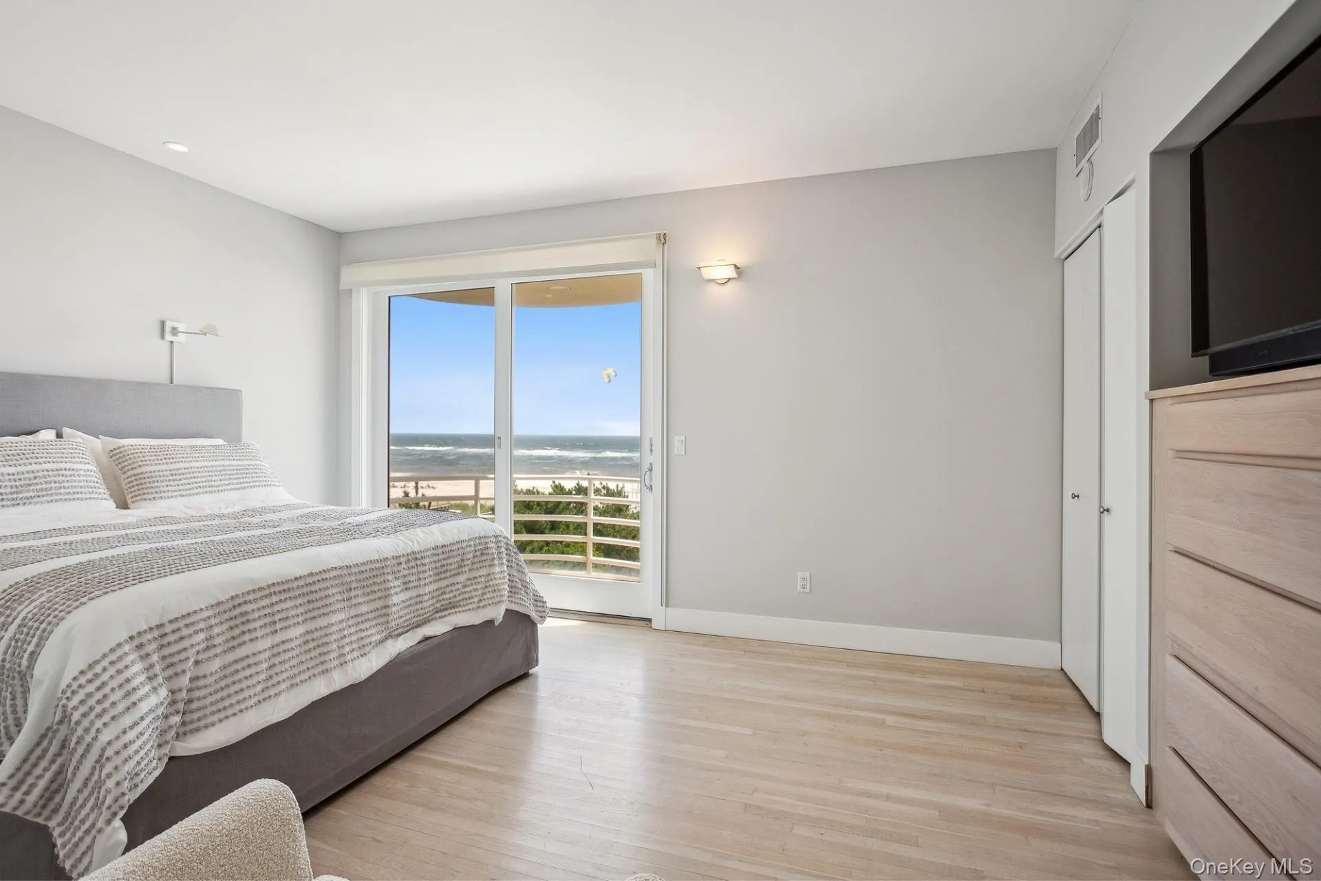 681 Dune Road, Southampton, NY, 6 Bedrooms Bedrooms, 12 Rooms Rooms,4 BathroomsBathrooms,Residential Lease,For Rent,Dune,0,1051720 681 Dune Road, Southampton, NY, 6 Bedrooms Bedrooms, 12 Rooms Rooms,4 BathroomsBathrooms,Residential Lease,For Rent,Dune,0,1051720