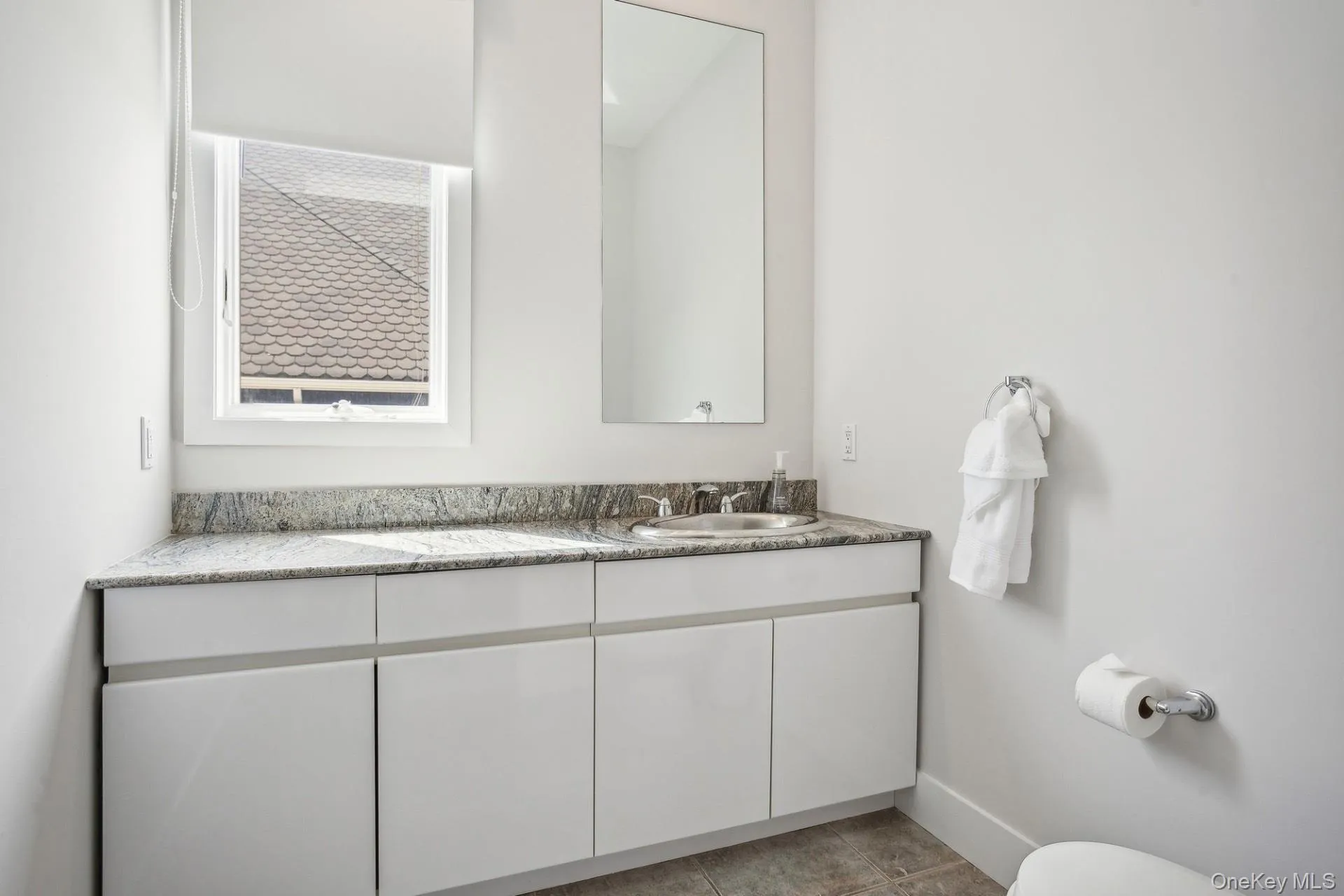 681 Dune Road, Southampton, NY, 6 Bedrooms Bedrooms, 12 Rooms Rooms,4 BathroomsBathrooms,Residential Lease,For Rent,Dune,0,1051720 681 Dune Road, Southampton, NY, 6 Bedrooms Bedrooms, 12 Rooms Rooms,4 BathroomsBathrooms,Residential Lease,For Rent,Dune,0,1051720