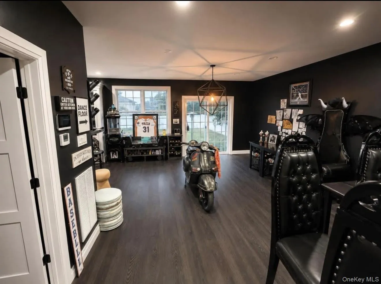 3 James Street, Oyster Bay, NY, 4 Bedrooms Bedrooms, 9 Rooms Rooms,2 BathroomsBathrooms,Residential,For Rent,James,0,1051723 3 James Street, Oyster Bay, NY, 4 Bedrooms Bedrooms, 9 Rooms Rooms,2 BathroomsBathrooms,Residential,For Rent,James,0,1051723