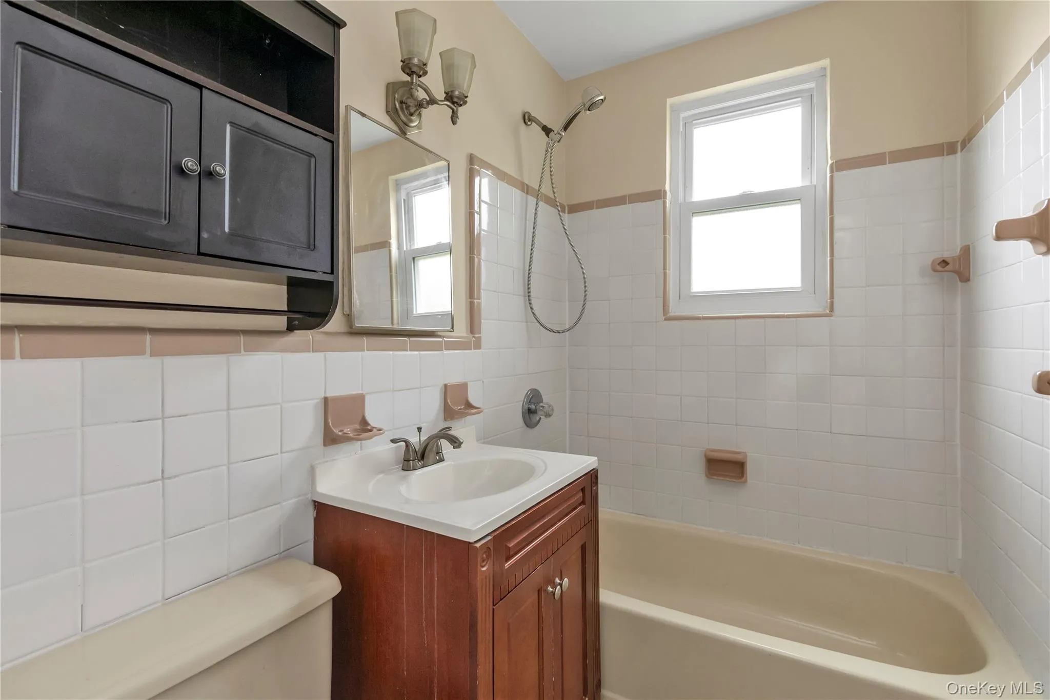 275 Maple Avenue, Hempstead, NY, 1 Bedroom Bedrooms, 4 Room Rooms,1 BathroomBathrooms,Residential Lease,For Rent,Maple,0,1051726 275 Maple Avenue, Hempstead, NY, 1 Bedroom Bedrooms, 4 Room Rooms,1 BathroomBathrooms,Residential Lease,For Rent,Maple,0,1051726
