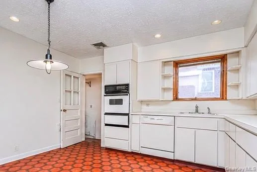 80-07 215th Street, New York, NY, 3 Bedrooms Bedrooms, 6 Rooms Rooms,3 BathroomsBathrooms,Residential,For Rent,215th,0,1051731 80-07 215th Street, New York, NY, 3 Bedrooms Bedrooms, 6 Rooms Rooms,3 BathroomsBathrooms,Residential,For Rent,215th,0,1051731