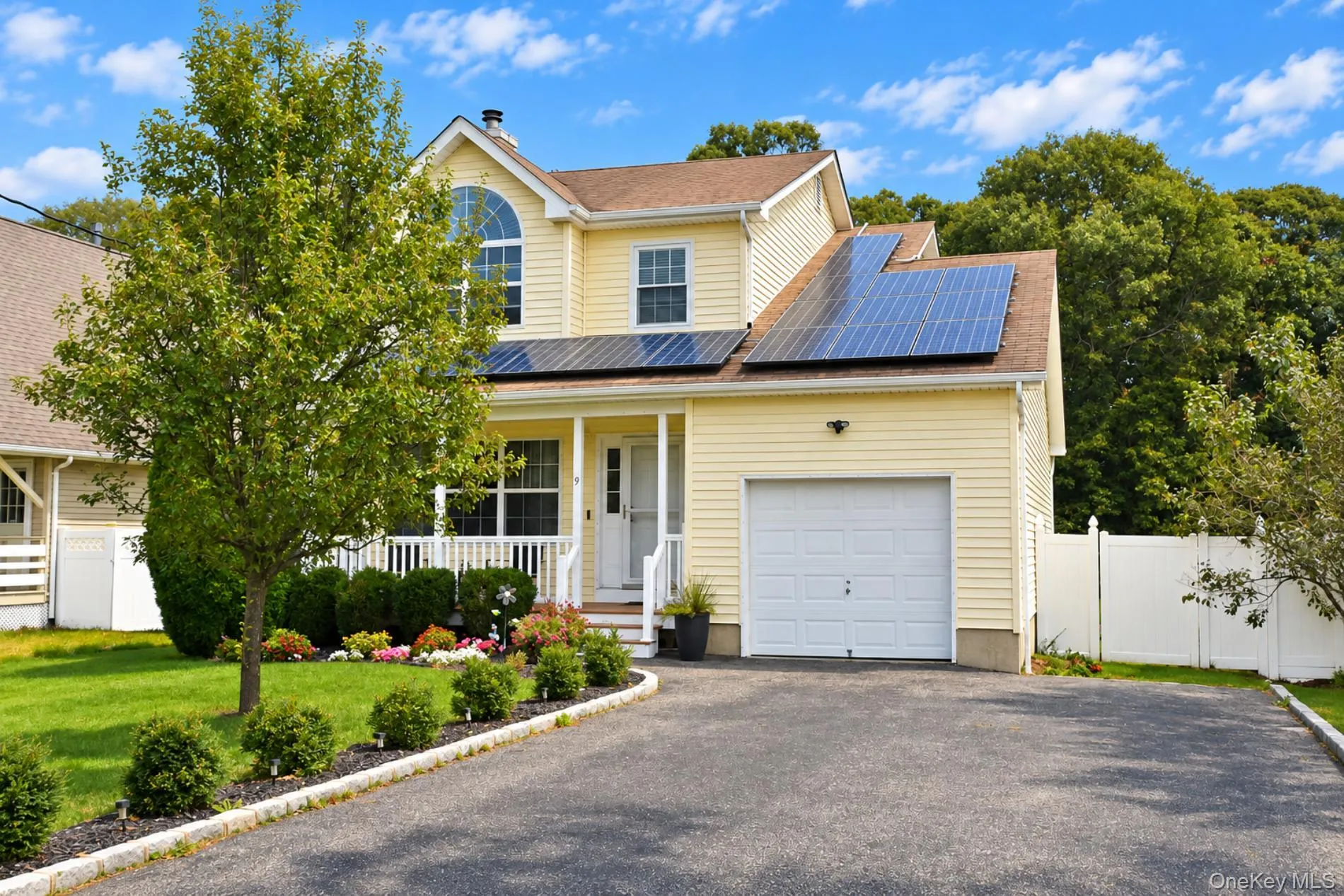 9 The Green, Brookhaven, NY, 3 Bedrooms Bedrooms, 6 Rooms Rooms,1 BathroomBathrooms,Residential,For Rent,The,0,1051741 9 The Green, Brookhaven, NY, 3 Bedrooms Bedrooms, 6 Rooms Rooms,1 BathroomBathrooms,Residential,For Rent,The,0,1051741